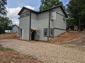 31 Powers Rd, Unit 101 in Asheville, NC - Building Photo