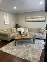 Room in Townhome on Cardigan Cir in Atlanta, GA - Building Photo