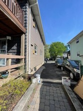 331 Boxwood Ct in Elizabeth, NJ - Building Photo - Building Photo