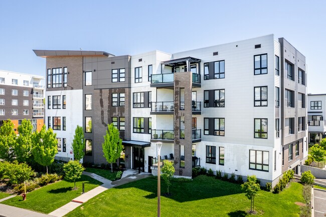 912 Pierre-Dansereau Av