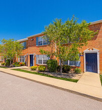 Timber Lakes Apartments in Avon, OH - Foto de edificio - Building Photo