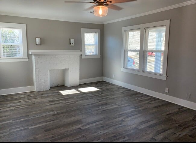 613 W 22nd St in Ada, OK - Foto de edificio - Building Photo