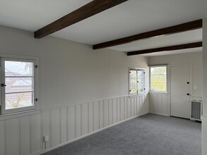 8252 Rees St, Unit Spanish Cottage in Playa Del Rey, CA - Building Photo - Building Photo