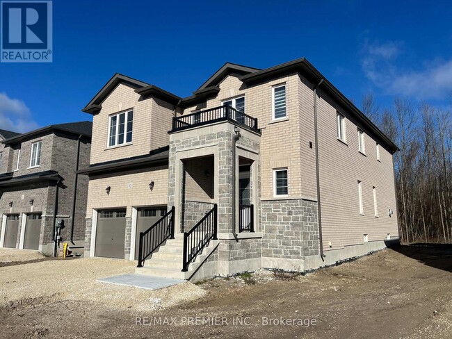 32 Amber Dr in Wasaga Beach, ON - Building Photo - Building Photo