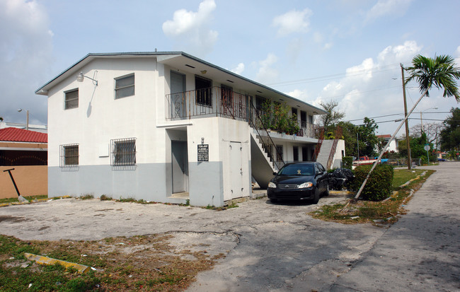 60 NE 65th St in Miami, FL - Building Photo - Building Photo