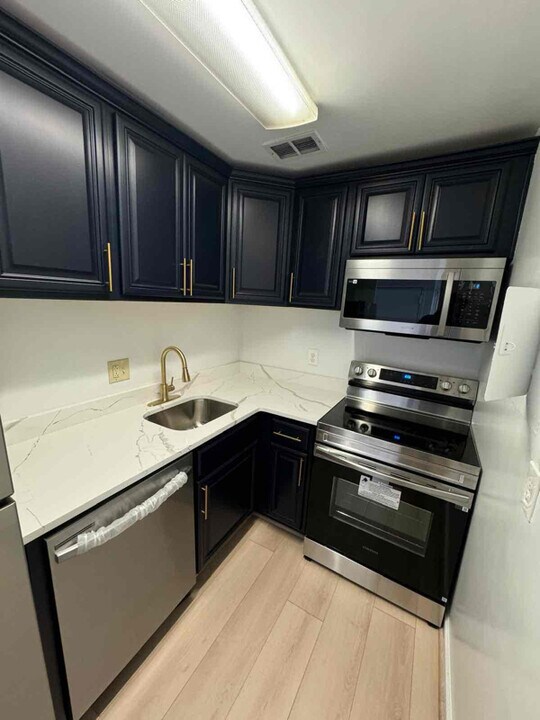 3101 S Manchester St in Falls Church, VA - Foto de edificio