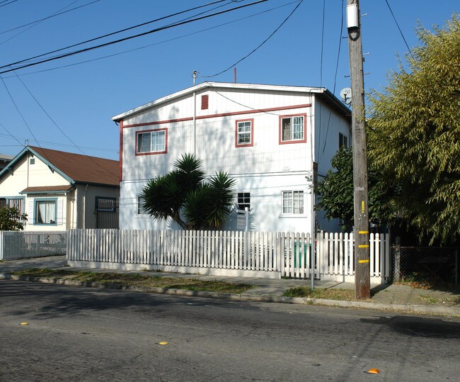 1815 Roosevelt Ave in Richmond, CA - Foto de edificio - Building Photo