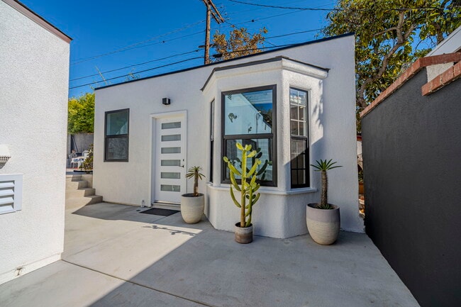 1974 Comstock Ave, Unit A