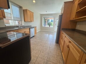 20920 115 Av in Maple Ridge, BC - Building Photo - Building Photo