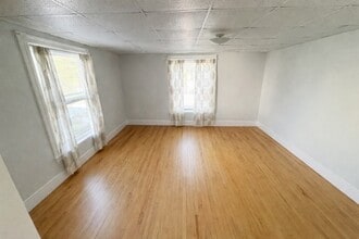 465 E High St, Unit 1 in Manchester, NH - Building Photo - Building Photo