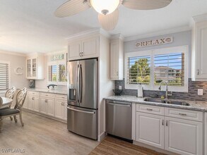 4180 Crayton Rd in Naples, FL - Foto de edificio - Building Photo