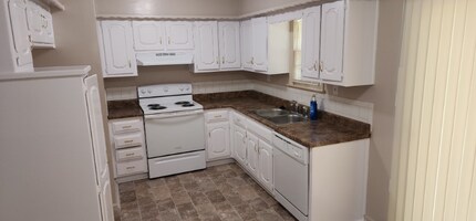 400 SW Sandstone Dr in Blue Springs, MO - Building Photo - Building Photo