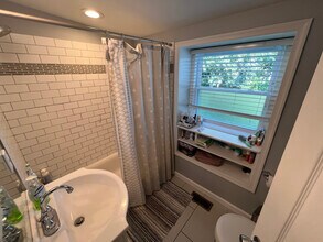 112 Seville St in Philadelphia, PA - Foto de edificio - Building Photo