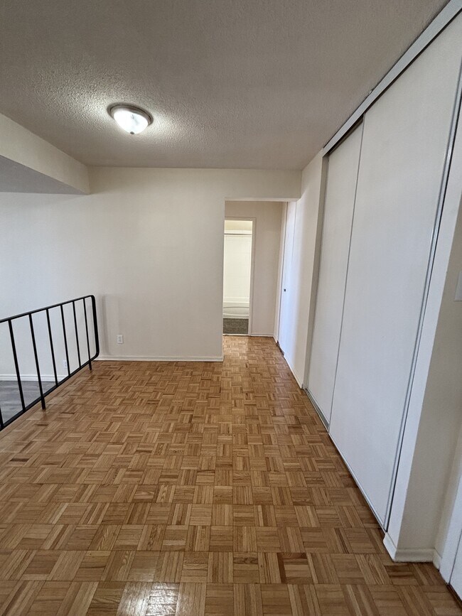 70 McEwen Ave in Ottawa, ON - Building Photo - Building Photo