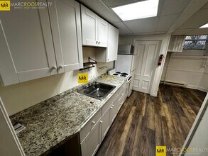 241 Beacon St, Unit BF in Boston, MA - Foto de edificio - Building Photo