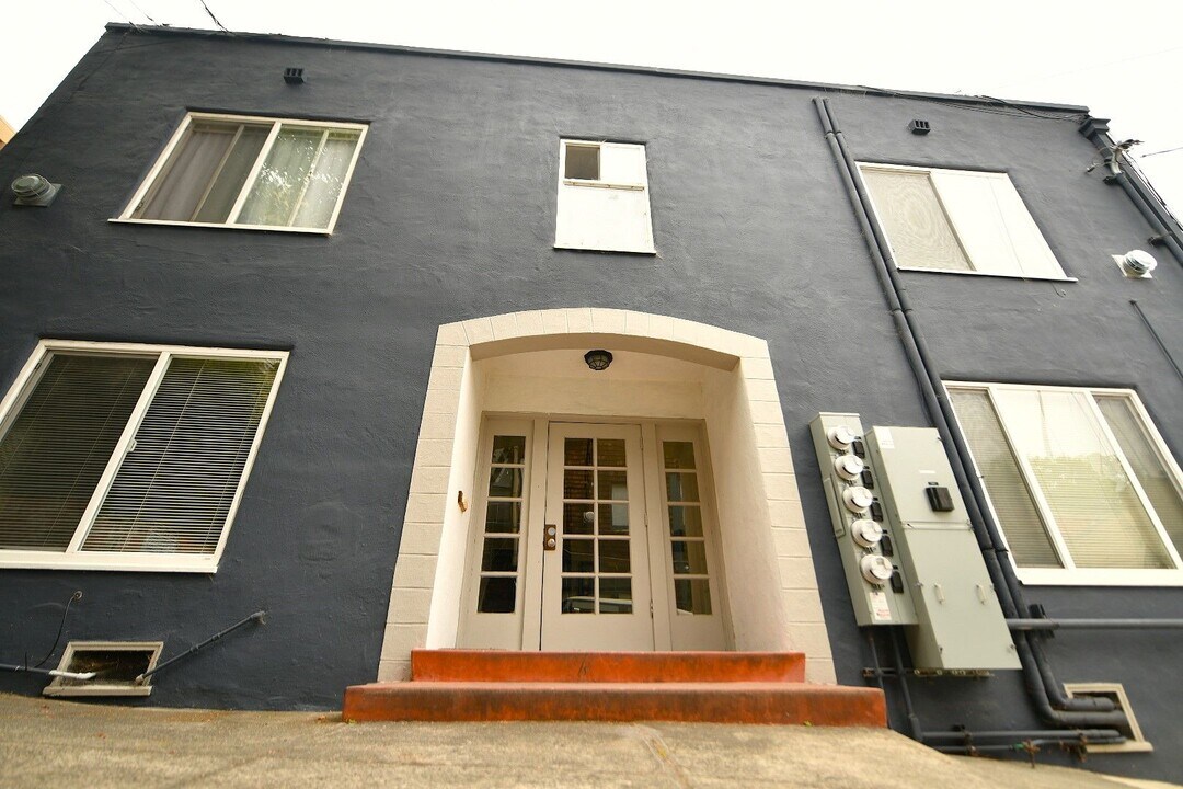 2508 Ridge Rd in Berkeley, CA - Building Photo