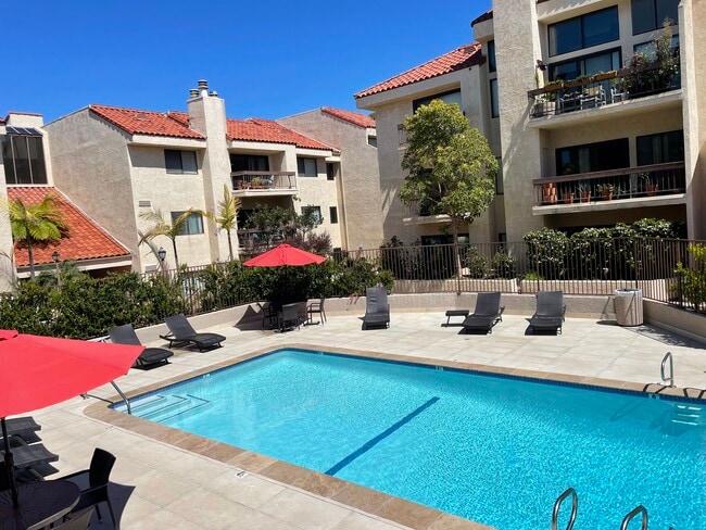 8180 Manitoba St, Unit 344 in Playa Del Rey, CA - Foto de edificio - Building Photo