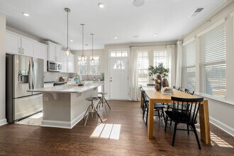 Abode at Parkside in Charlotte, NC - Foto de edificio - Building Photo