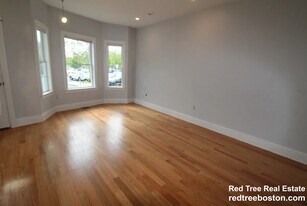 6A Islington St in Boston, MA - Building Photo