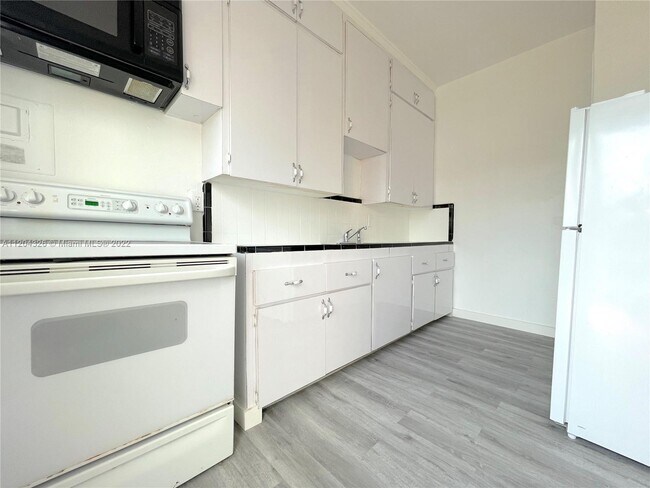 539 NE 82nd Terrace-Unit -5 in Miami, FL - Building Photo - Building Photo