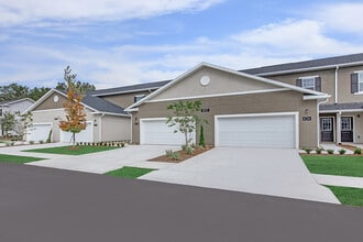 West Shire Village in Ocala, FL - Building Photo - Building Photo