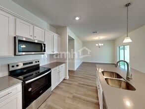 1074 Heavenly Dr in St. Cloud, FL - Building Photo - Building Photo