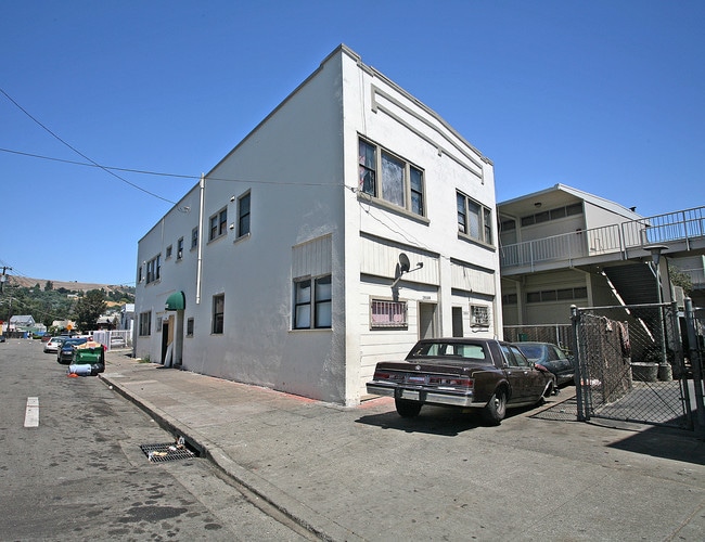 2802 68th in Oakland, CA - Foto de edificio - Building Photo