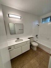 2695 N Canal St in Orange, CA - Foto de edificio - Building Photo