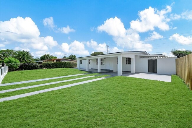 4040 SW 108th Ave in Miami, FL - Building Photo - Building Photo
