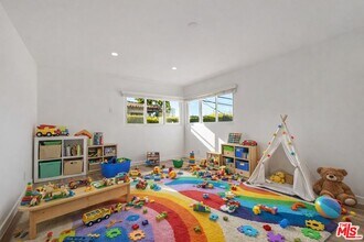 9588 W Olympic Blvd in Beverly Hills, CA - Building Photo - Building Photo