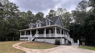8434 Majors Rd in Cumming, GA - Foto de edificio - Building Photo