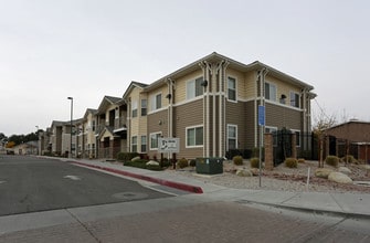 Rodeo Drive Meadows in Victorville, CA - Foto de edificio - Building Photo