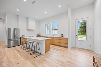30 Victoria St in Merritt Island, FL - Building Photo - Building Photo