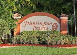 Huntington Towers in Delray Beach, FL - Building Photo - Building Photo