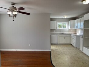 706 S Benbow Rd in Greensboro, NC - Building Photo - Building Photo