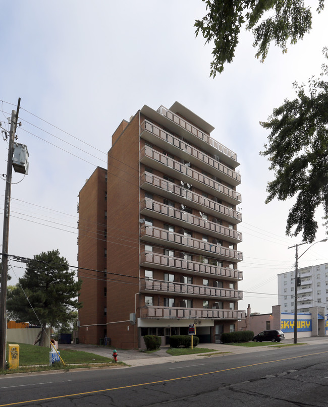 Melvin Avenue Apartments in Hamilton, ON - Building Photo - Building Photo