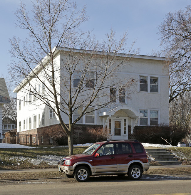 1516 Grand Ave in St. Paul, MN - Building Photo - Building Photo