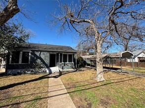 1104 Bouldin Ave in Austin, TX - Building Photo - Building Photo