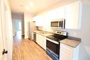 101 Lacey Eden Ln in New Llano, LA - Building Photo