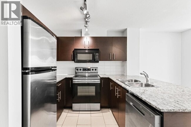 11667 Haney Byp in Maple Ridge, BC - Building Photo - Building Photo