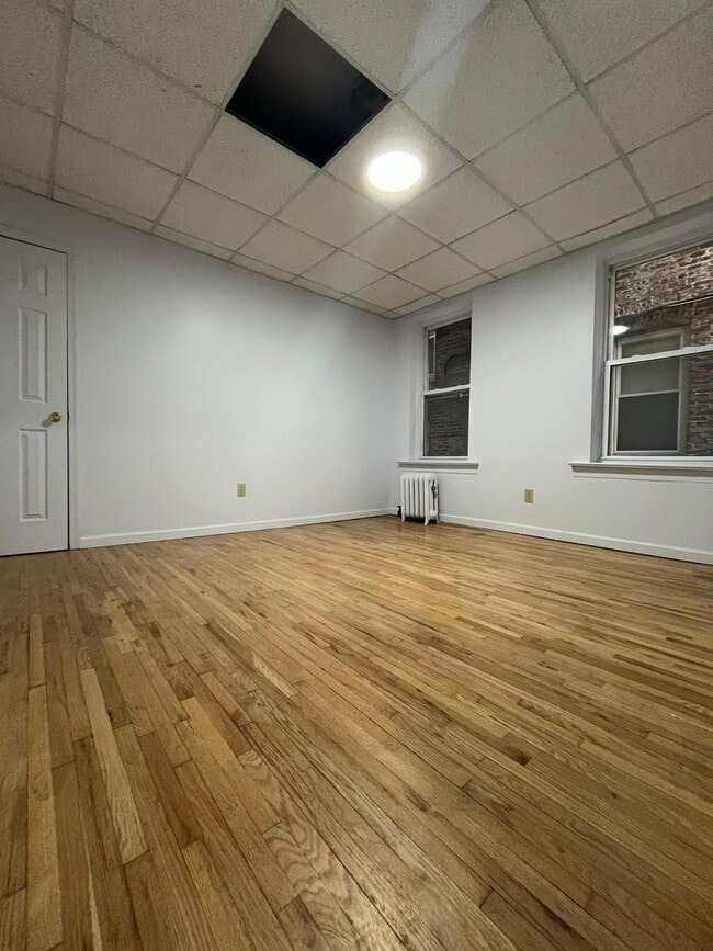 171 W 48th St, Unit 4 in Bayonne, NJ - Building Photo - Building Photo