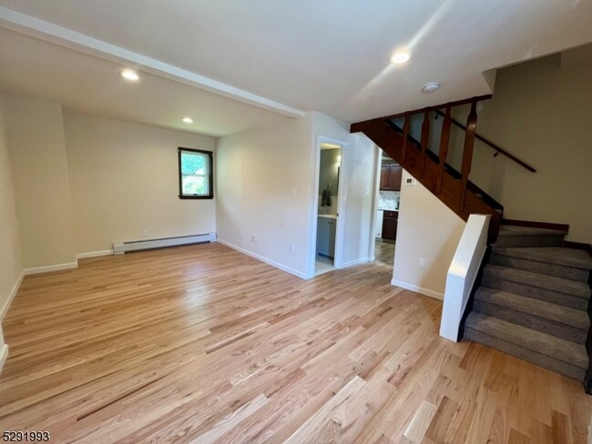 72 Woodside Ave in Newton, NJ - Building Photo - Building Photo