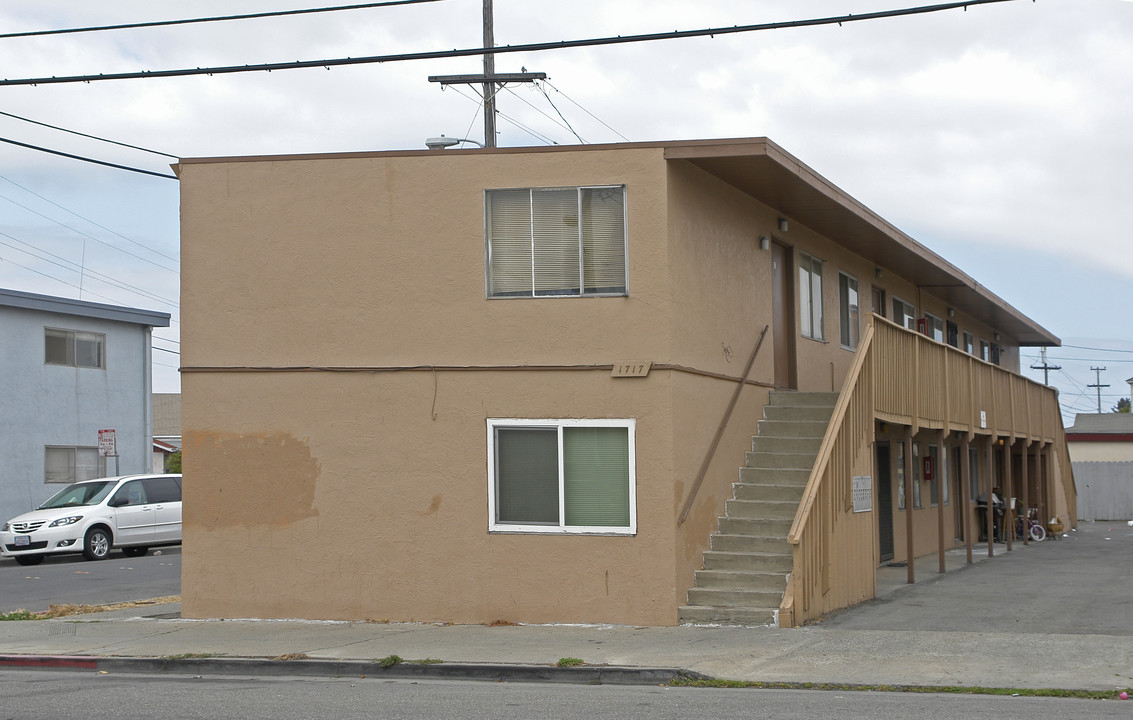 1717 Market Ave in San Pablo, CA - Building Photo