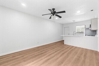 211 Sunrise Ave in Lantana, FL - Foto de edificio - Building Photo