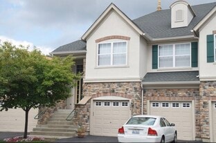 404 Bay Tree Cir in Vernon Hills, IL - Building Photo