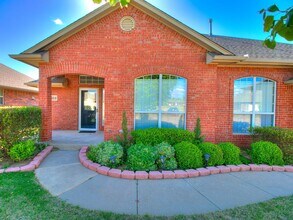 7213 Winding Meadow Ln in Oklahoma City, OK - Building Photo - Building Photo