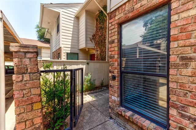 6646 E Lovers Ln in Dallas, TX - Building Photo