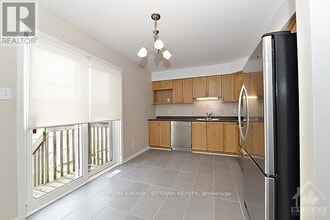 17 Glenhaven Private in Ottawa, ON - Building Photo - Building Photo