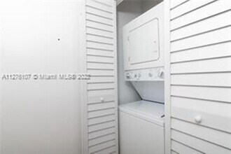 9189 NW 1st St, Unit 201 in Pembroke Pines, FL - Building Photo - Building Photo