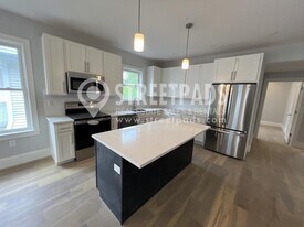 51 Fairbanks St in Boston, MA - Building Photo